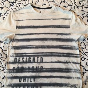 Young men’s tee shirt